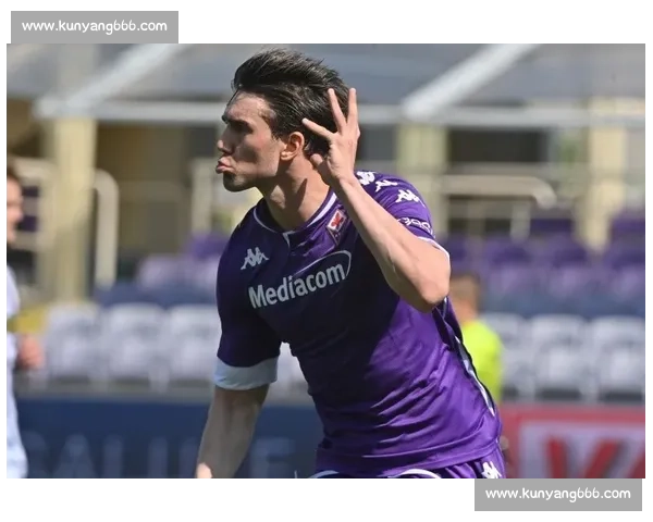 米兰领跑 19 岁天才边锋争夺战：意丙新星成红黑军团夏窗重点目标